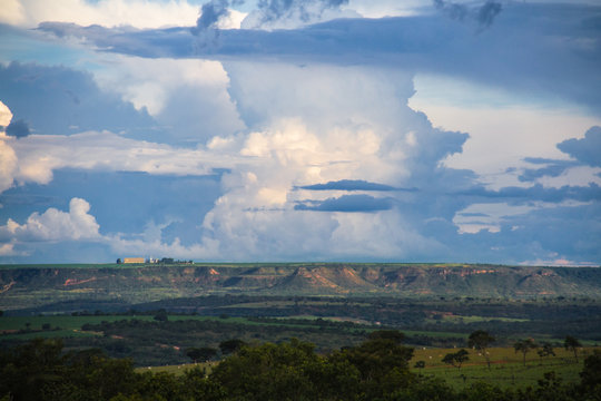 landscape with clouds, paisagem com n&uacute;vens