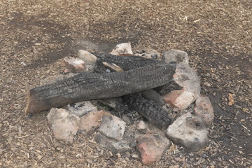 Feuerstelle, Lagerfeuer, Feuer, Holz, Lagerfeuerromantik, brennen, verkohlt,