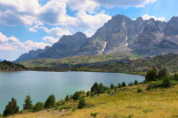 Fototapeta na wymiar Tramascastilla lake in Valley of Tena in Pyrenees, Spain.