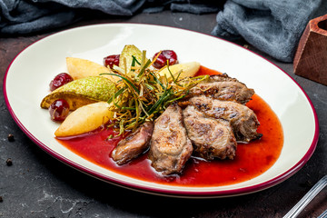 Duck breast with berry sauce