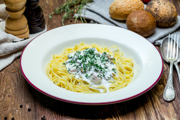 tagliatelli pasta with salmon
