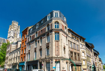 Obraz premium Traditional buildings in the old town of Rouen, France