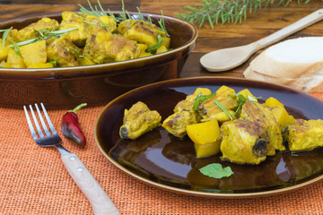 Guiso de patatas con costillas de cerdo

