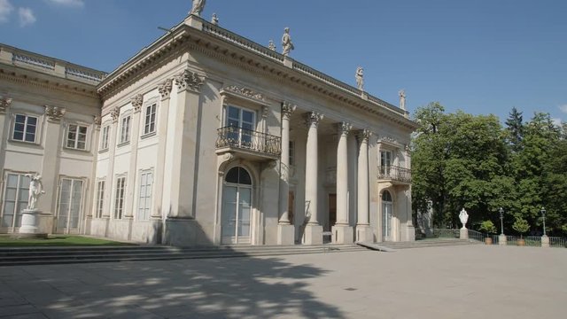 Warszawa Lazienki park. Ujecia parku oraz budynk&radic;&ge;w znajdujacych sie w Lazienkach. Warsaw famous  park.