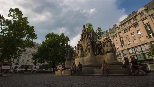 Mih&radic;&deg;ly V&radic;&part;r&radic;&part;smarty Statue, Budapest, Hungary.
