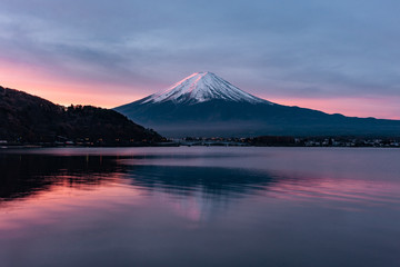 河口湖と富士山