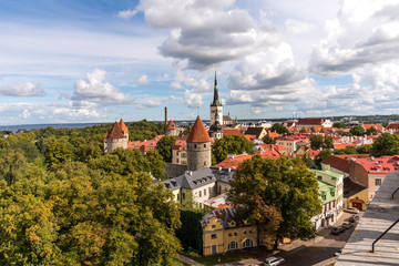 Obraz premium Aerial panoramic cityscape beautiful view of Old Town in Tallinn in summer, Estonia