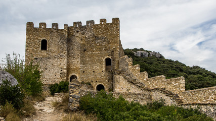 Fototapeta na wymiar Le ch^teau médiéval de Saint Montan, en cours de restauration
