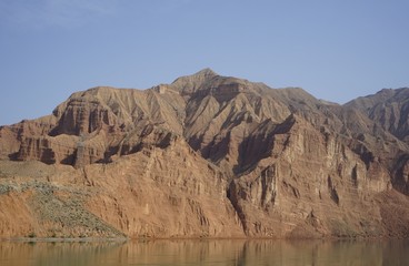 Fototapeta na wymiar the Yellow River and mountain