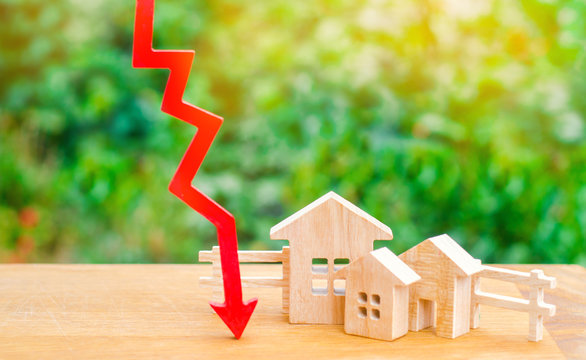 a decline in property prices. population decline. falling interest on the mortgage. reduction in demand for the purchase of housing. low prices for public utilities. arrow down. real estate