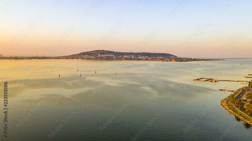 1000_F_223505106_eJba9Libn5mlweGnpfsePWCt6ABfDv4h.jpg