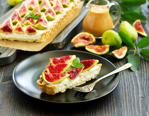 A delicious homemade pie with mascarpone cheese and fresh figs.