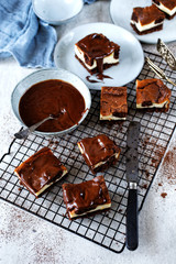 Cheesecake with chocolate cake
