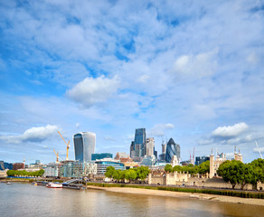 Obraz premium London, South Bank Of The Thames on a bright day in Spring