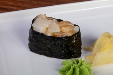Japanese sushi gunkan scallops