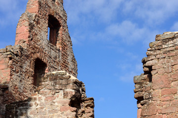 Ruine, q.