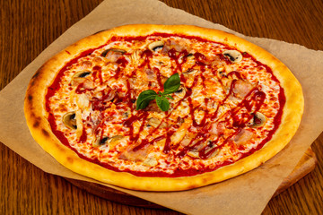 Pizza with ham and mushroom