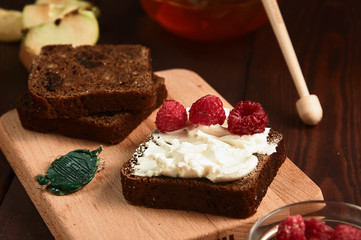 sandwiches. raspberries with goat cheese