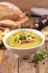 vegetable soup and crouton