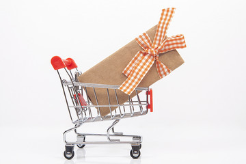 oyuncak alışveriş arabası