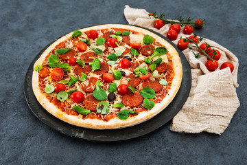 Pizza Mozzarella, Ham chiffonade and Sliced ​​Mushrooms