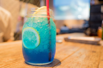 炭酸　青い飲み物　レモネード