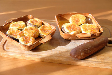 baked champignons with cheese