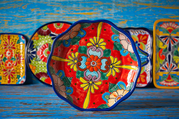 Mexican pottery Talavera style of Mexico