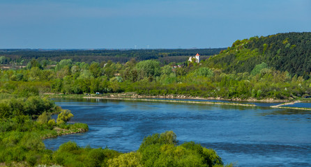 Fototapeta na wymiar view of the Vistula from the castle in Kazimierz Dolny