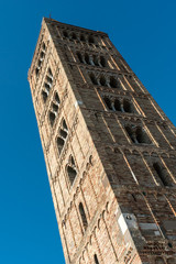 Fototapeta premium mittelalterlicher Campanile der Abbazia di Pomposa, c. 800-1400