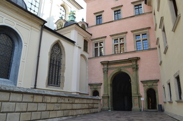 Fototapeta na wymiar Wawel - brama wejściowa na dziedziniec zamkowy, Kraków
