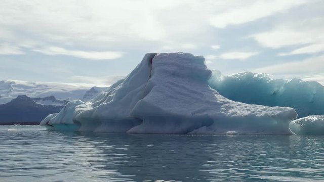 J&ouml;kuls&aacute;rl&oacute;n Geltscherlagune Island -Eisberg