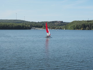 Fototapeta premium Bostalsee - Stausee im nördlichen Saarland 