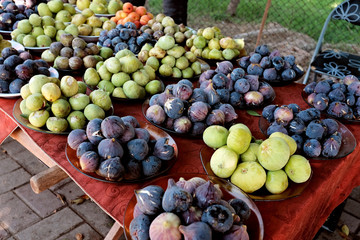 figs on the farm market