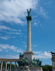 Fototapeta na wymiar Square of Heroes Budapest