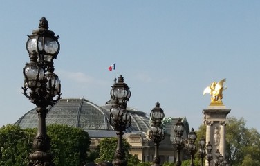 Fototapeta na wymiar Paris et ses ponts