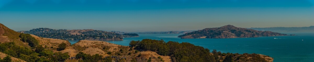 Fototapeta na wymiar Panoramic view of San Francisco bay Islands ,Belvedere Is. and Angel Is. state park