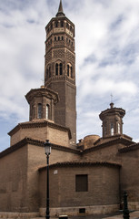 Obraz premium IGLESIA DE SAN PABLO EN ZARAGOZA