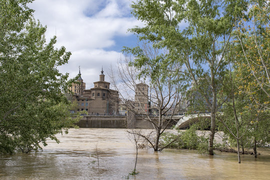 SAN JUAN DE LOS PANETES Y LA ZUDA EN ZARAGOZA