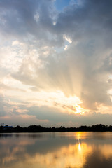 Obraz premium colorful dramatic sky with cloud at sunset.