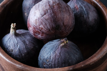 Figs in a wooden bowl