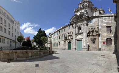 Naklejka premium The Iglesia de Santo Domingo en La Coruña city
