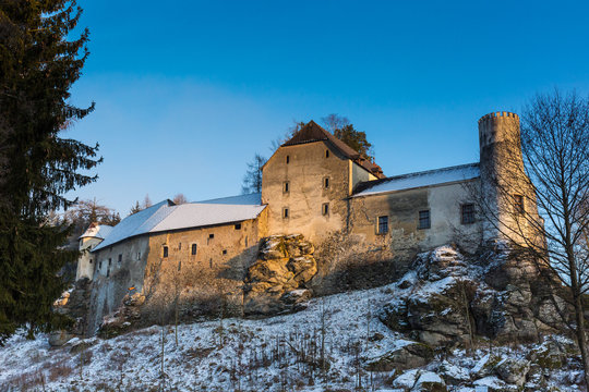Castle Waldenfels in Reichenthal in winter