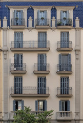 Fototapeta na wymiar pattern facades balcony in barcelona