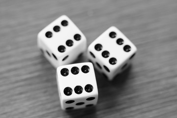 Playing dice with the highest possible number of points