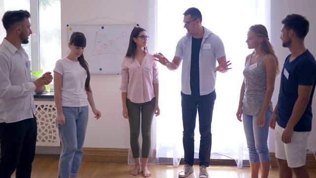 Applauded bilder – Bläddra bland 572 stockfoton, vektorer och videor ...