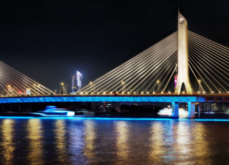 Fototapeta na wymiar Guangzhou city, night view of Zhujiang (Pearl) River 