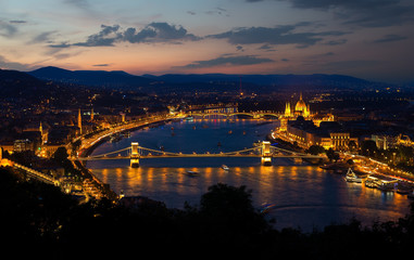 Naklejka na ściany i meble Panorama of evening Budapest