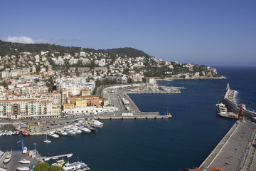 Fototapeta na wymiar View from the top of the port of Nice and the city