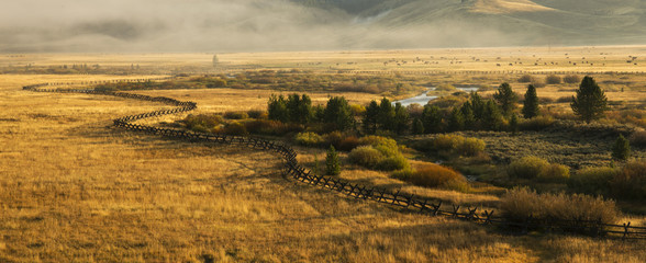 Open countryside around the sawtooth mountains in Idaho